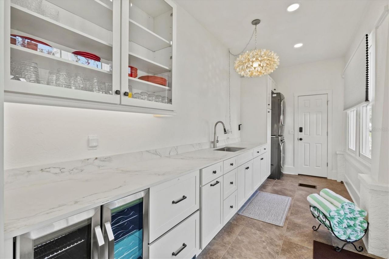 1523 1st Avenue W, Bradenton, FL 34205 Photo