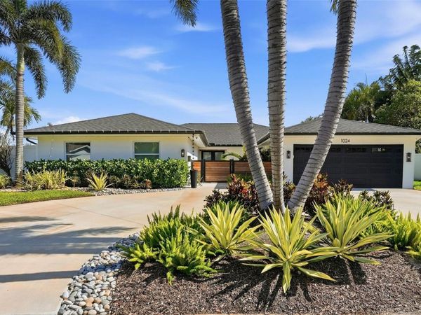 1024 44TH AVENUE NE, ST PETERSBURG, FL 33703