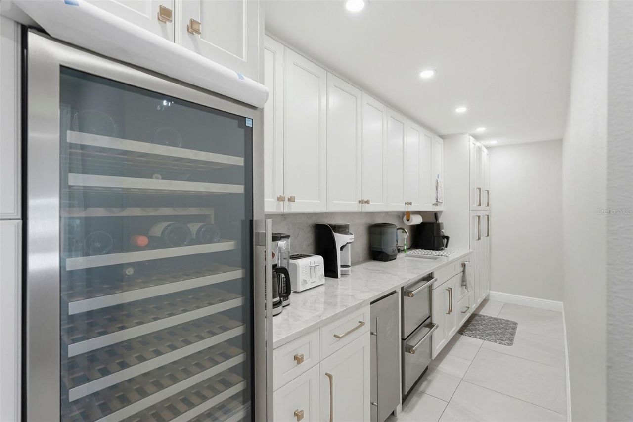 1024 44th Avenue Ne, Saint Petersburg, FL 33703 Photo