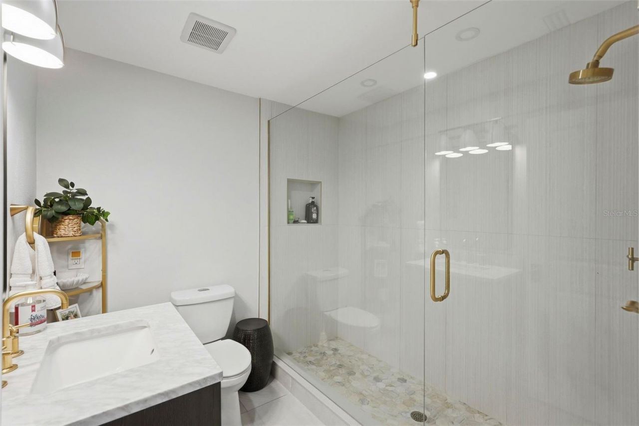 1024 44th Avenue Ne, Saint Petersburg, FL 33703 Photo