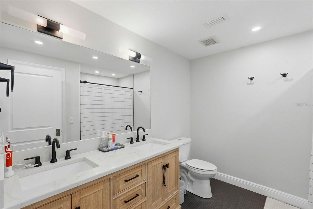 1024 44th Avenue Ne, Saint Petersburg, FL 33703 Photo