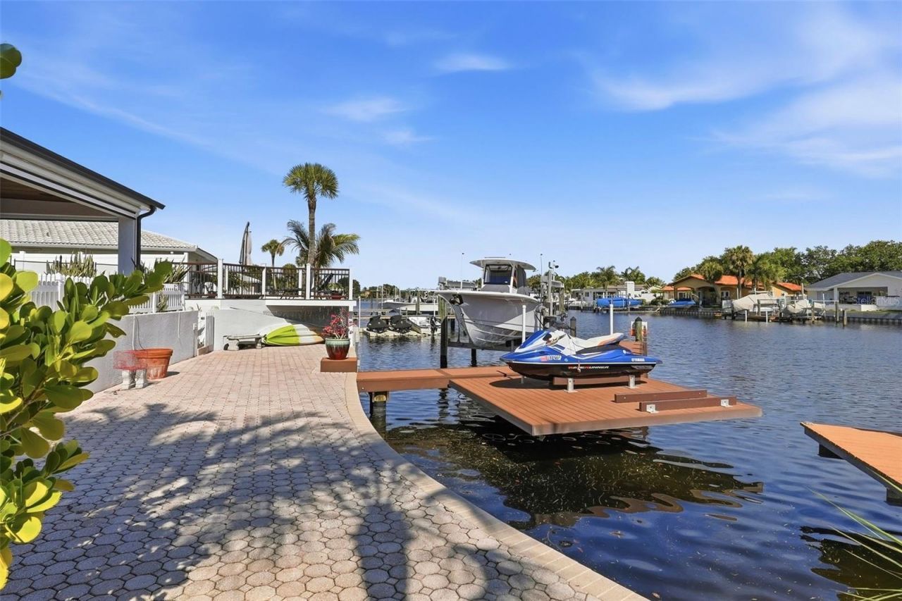 1024 44th Avenue Ne, Saint Petersburg, FL 33703 Photo