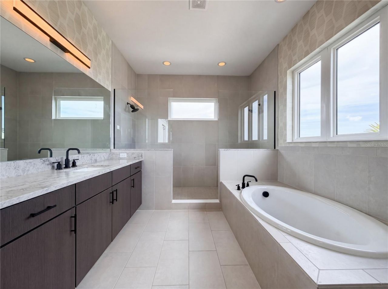 5911 Redbay Boulevard, Bradenton, FL 34210 Photo