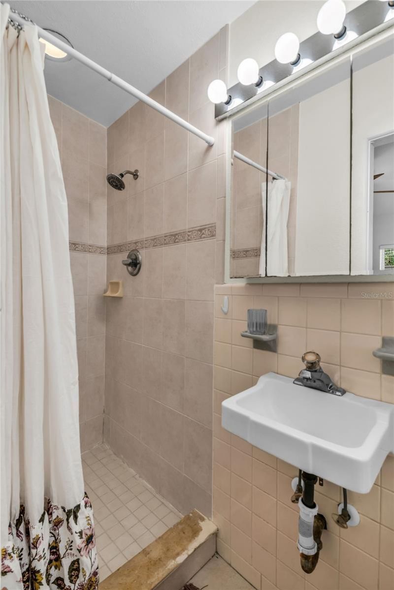 2231 Homewood Drive, Belle Isle, FL 32809 Photo