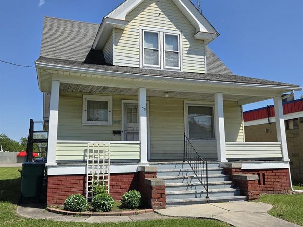 39 ARNOLD Street, Galesburg, IL 61401