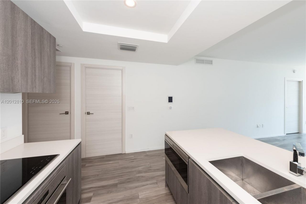 801 S Miami Ave , Unit 1602, Miami, FL 33130 Photo