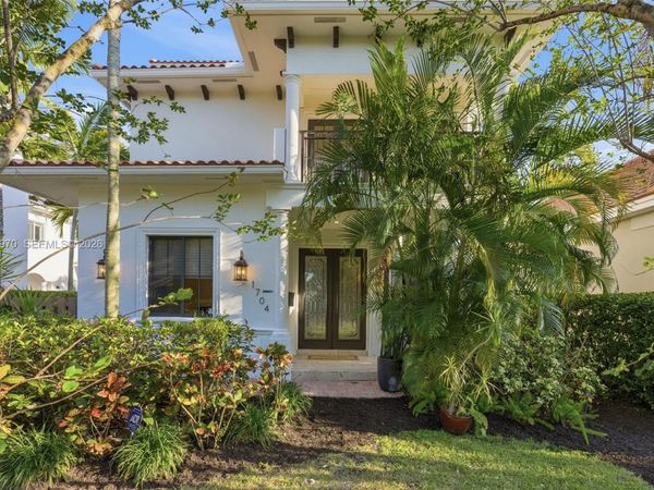 1704 NE 1st St , Fort Lauderdale, FL 33301