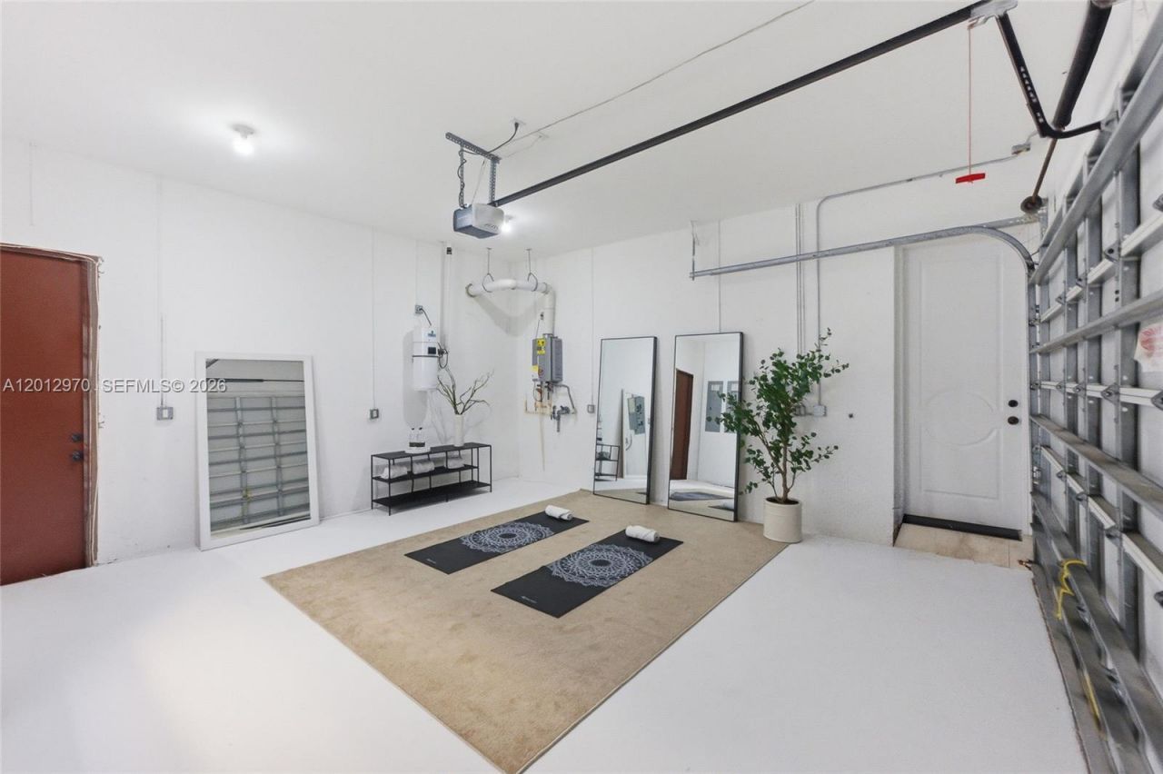 1704 NE 1st St, Fort Lauderdale, FL 33301 Photo