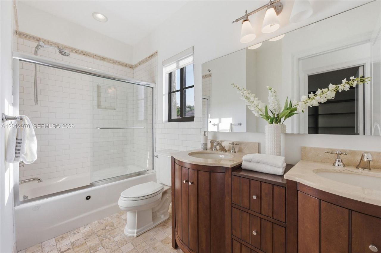 1704 NE 1st St, Fort Lauderdale, FL 33301 Photo