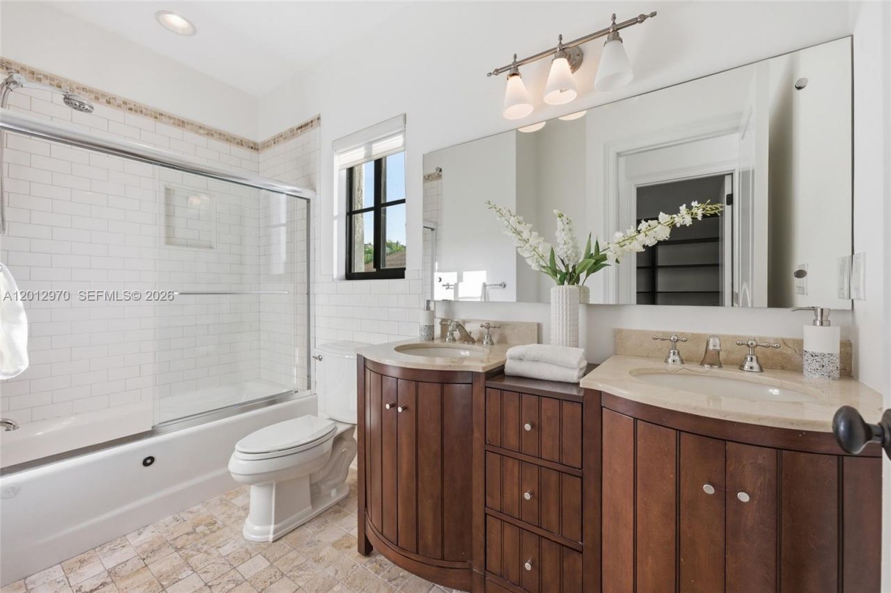 1704 NE 1st St, Fort Lauderdale, FL 33301 Photo
