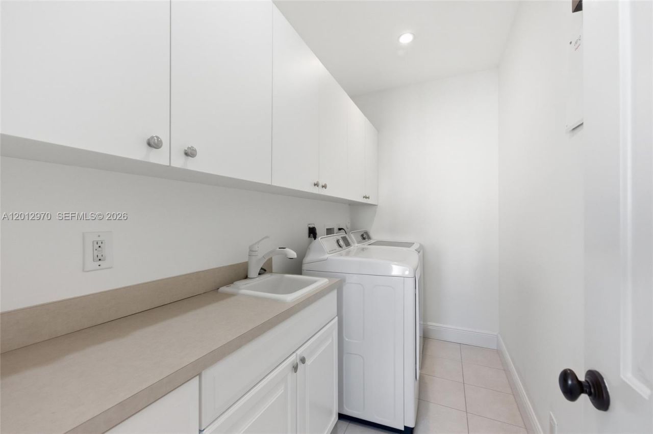 1704 NE 1st St, Fort Lauderdale, FL 33301 Photo