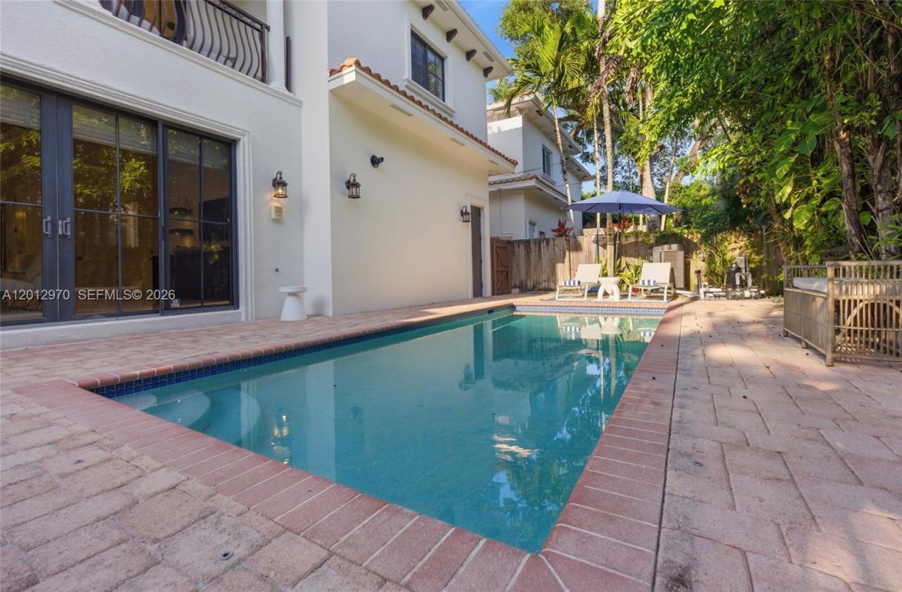 1704 NE 1st St, Fort Lauderdale, FL 33301 Photo