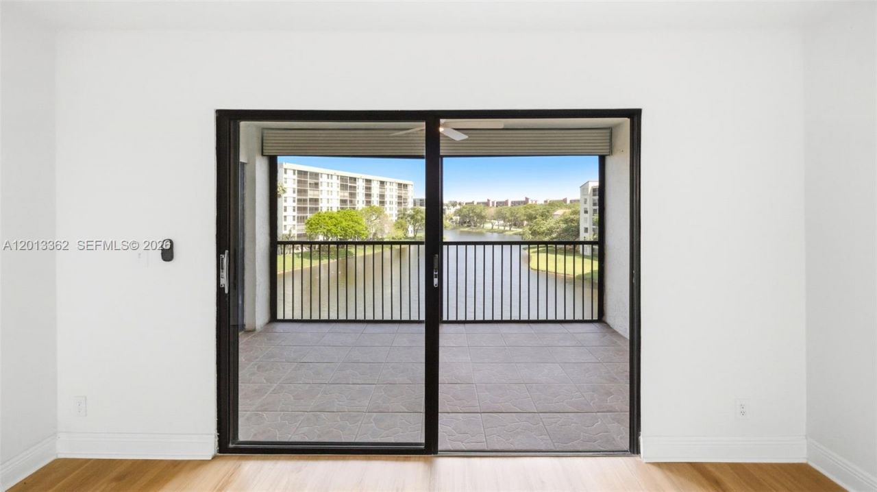 2232 N Cypress Bend Dr , Unit 507, Pompano Beach, FL 33069 Photo