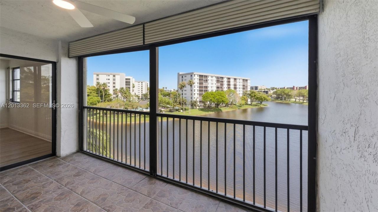 2232 N Cypress Bend Dr , Unit 507, Pompano Beach, FL 33069 Photo