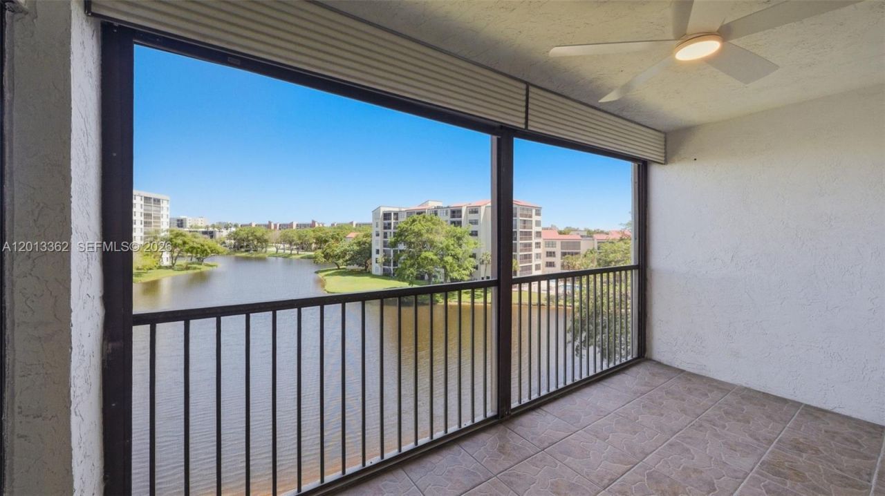 2232 N Cypress Bend Dr , Unit 507, Pompano Beach, FL 33069 Photo