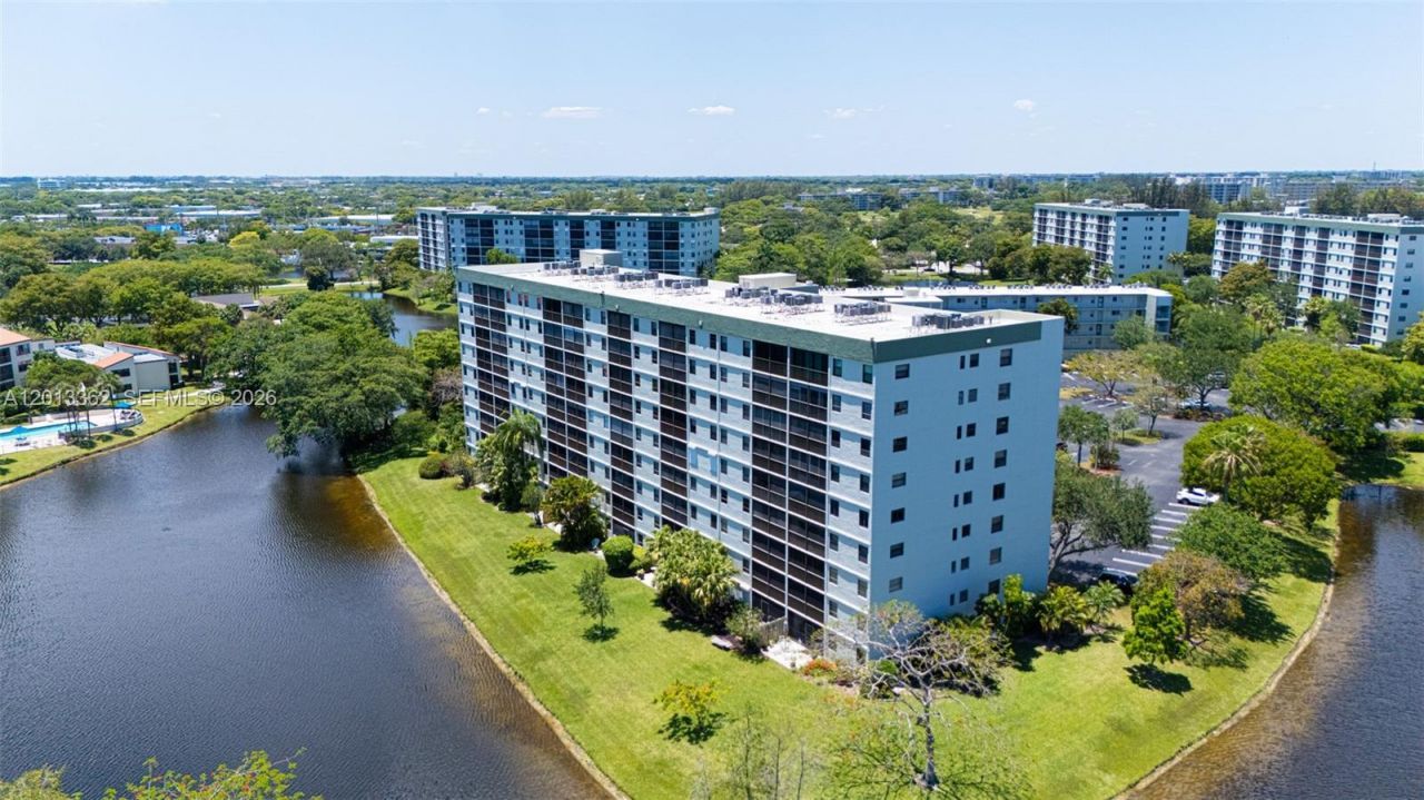2232 N Cypress Bend Dr , Unit 507, Pompano Beach, FL 33069 Photo