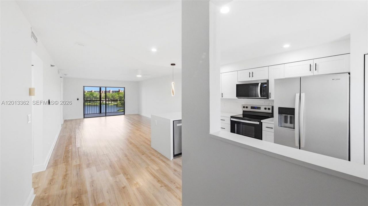 2232 N Cypress Bend Dr , Unit 507, Pompano Beach, FL 33069 Photo