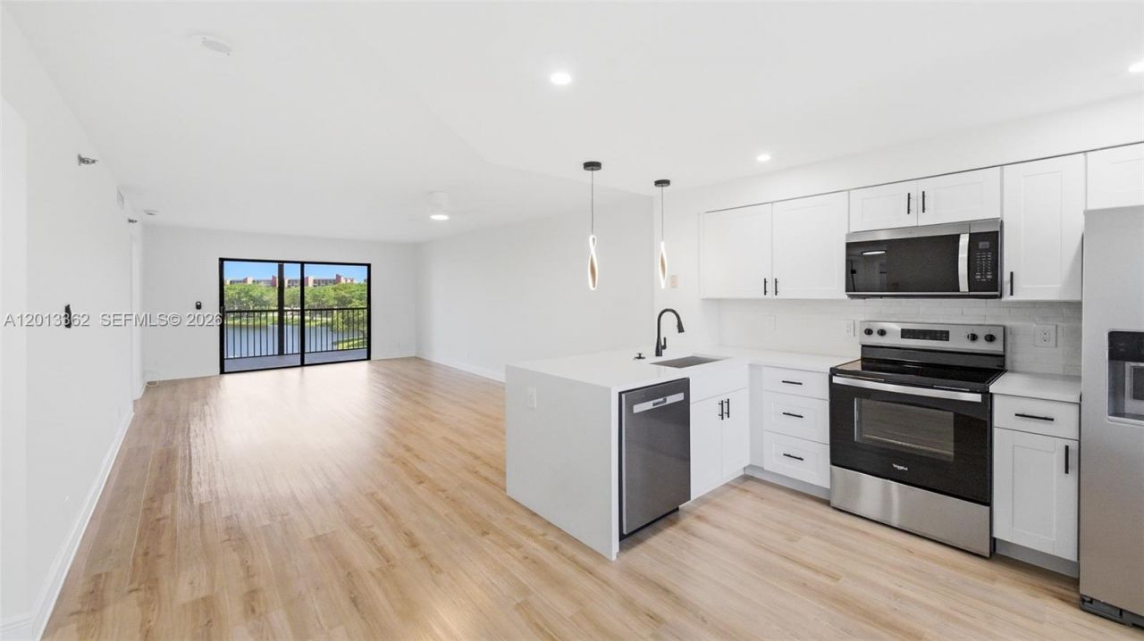 2232 N Cypress Bend Dr , Unit 507, Pompano Beach, FL 33069 Photo