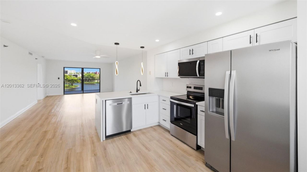 2232 N Cypress Bend Dr , Unit 507, Pompano Beach, FL 33069 Photo