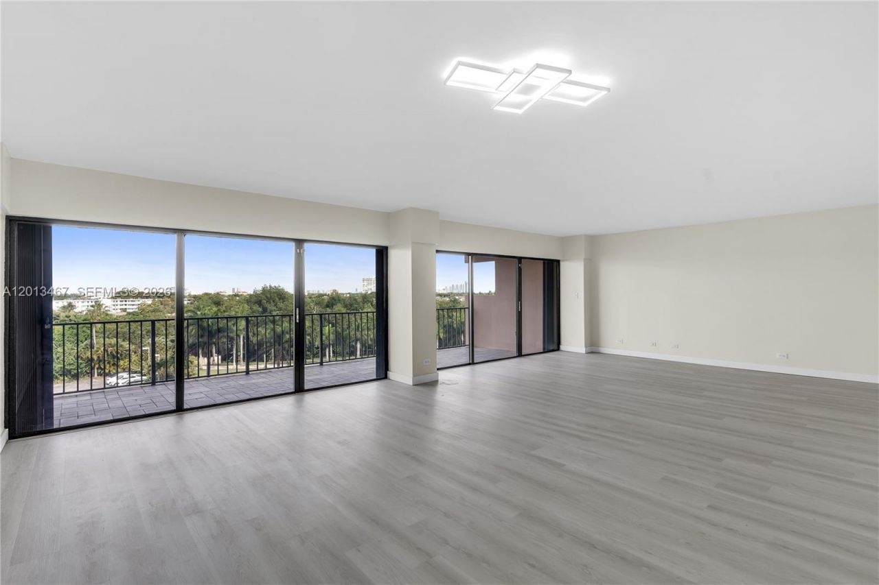 1800 NE 114th St , Unit 601, Miami, FL 33181 Photo