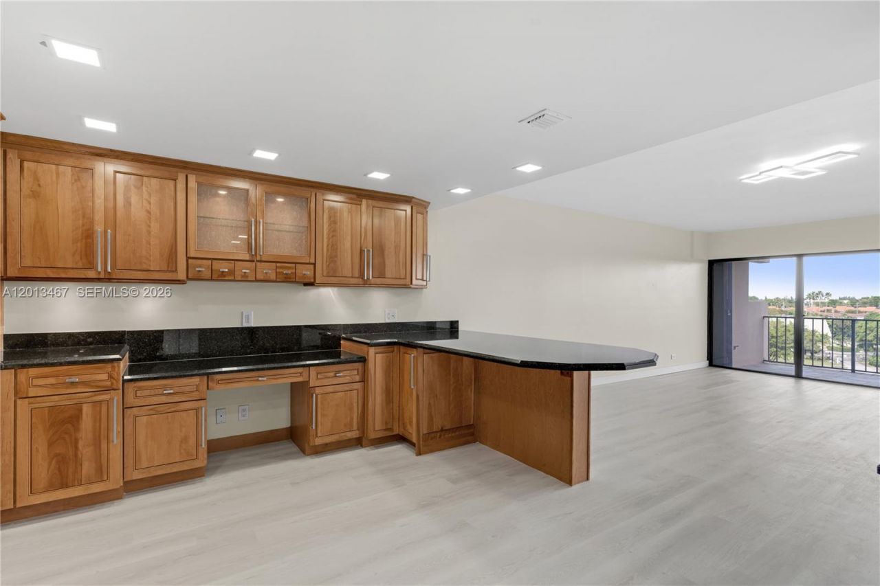 1800 NE 114th St , Unit 601, Miami, FL 33181 Photo