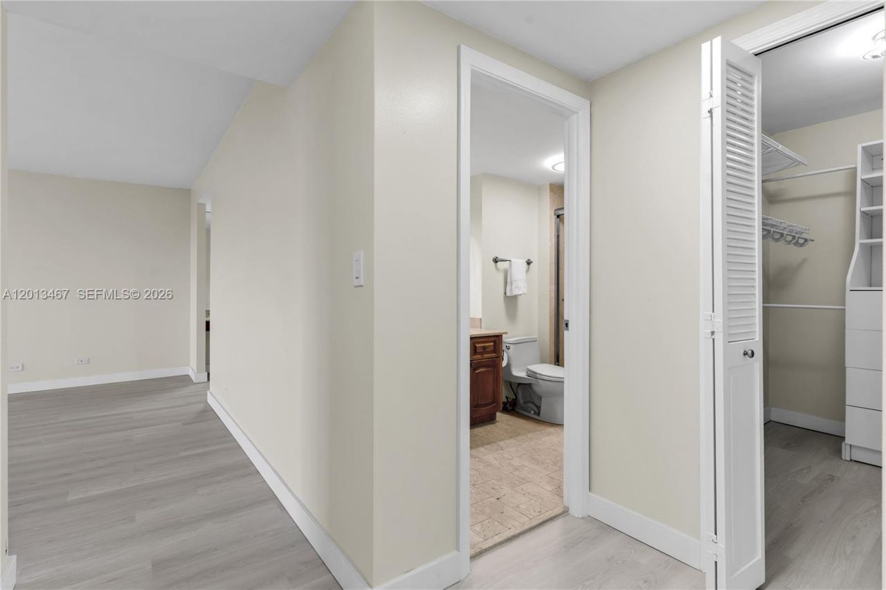 1800 NE 114th St , Unit 601, Miami, FL 33181 Photo