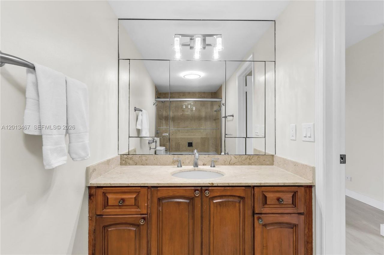 1800 NE 114th St , Unit 601, Miami, FL 33181 Photo
