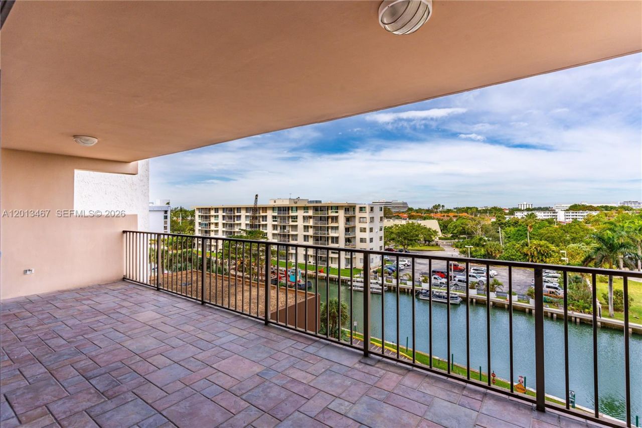 1800 NE 114th St , Unit 601, Miami, FL 33181 Photo