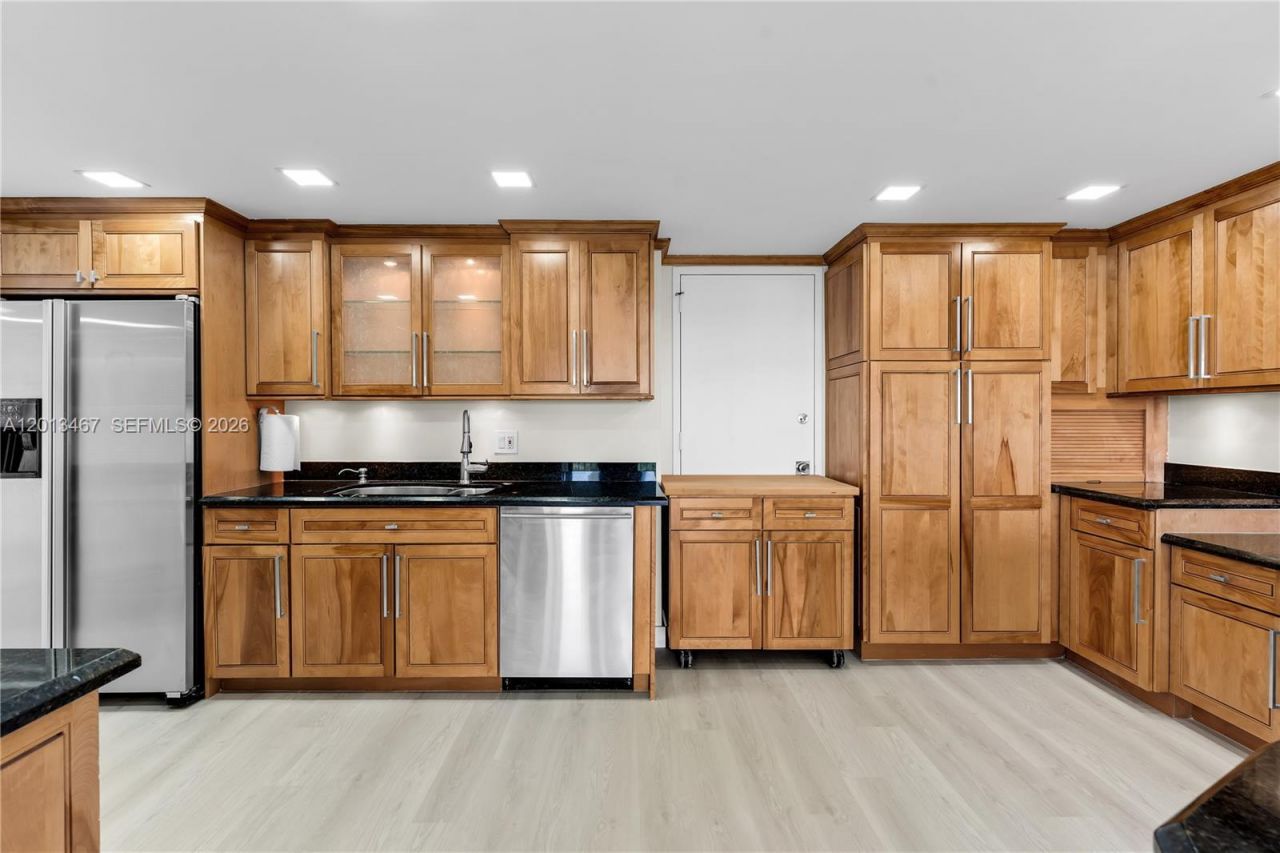1800 NE 114th St , Unit 601, Miami, FL 33181 Photo