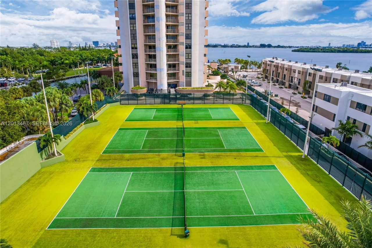 1800 NE 114th St , Unit 601, Miami, FL 33181 Photo