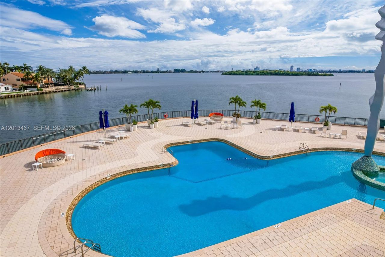 1800 NE 114th St , Unit 601, Miami, FL 33181 Photo