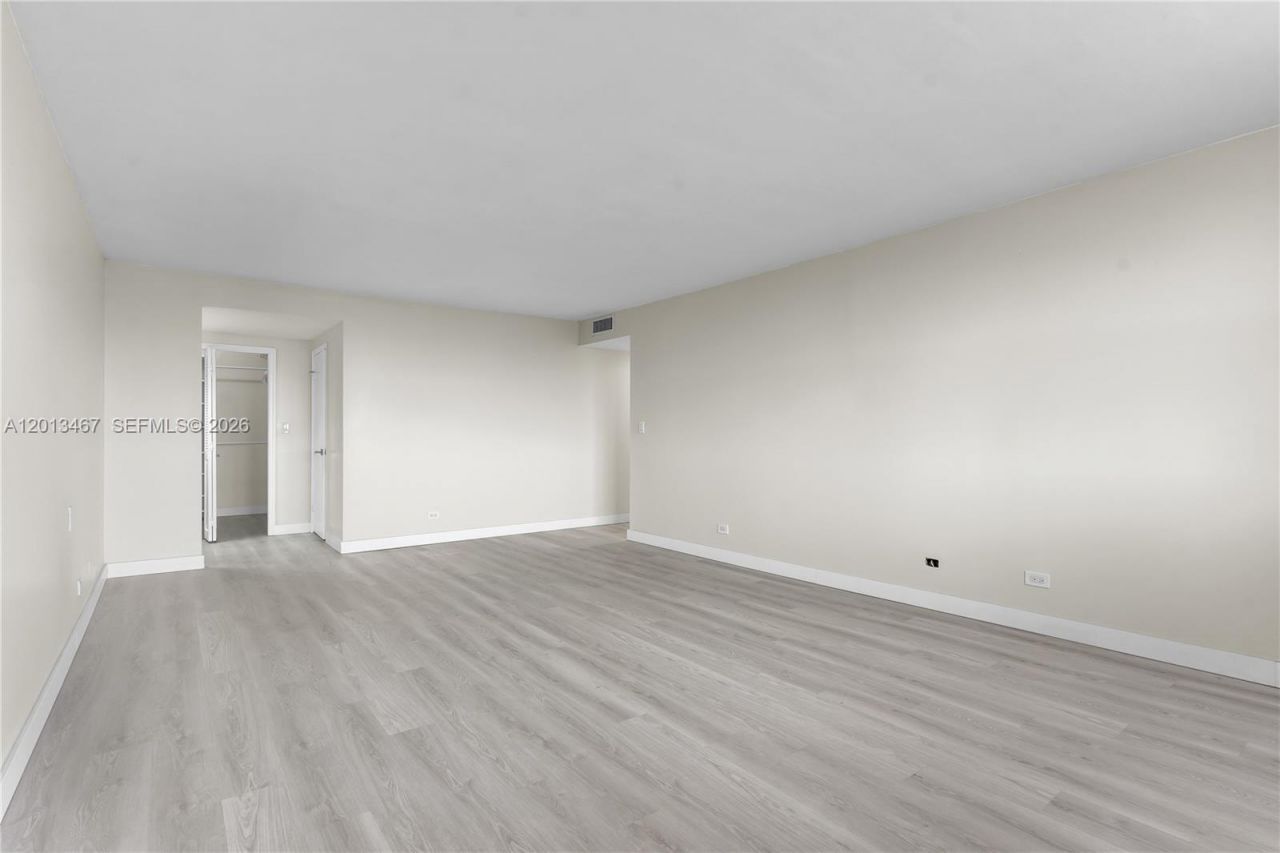 1800 NE 114th St , Unit 601, Miami, FL 33181 Photo