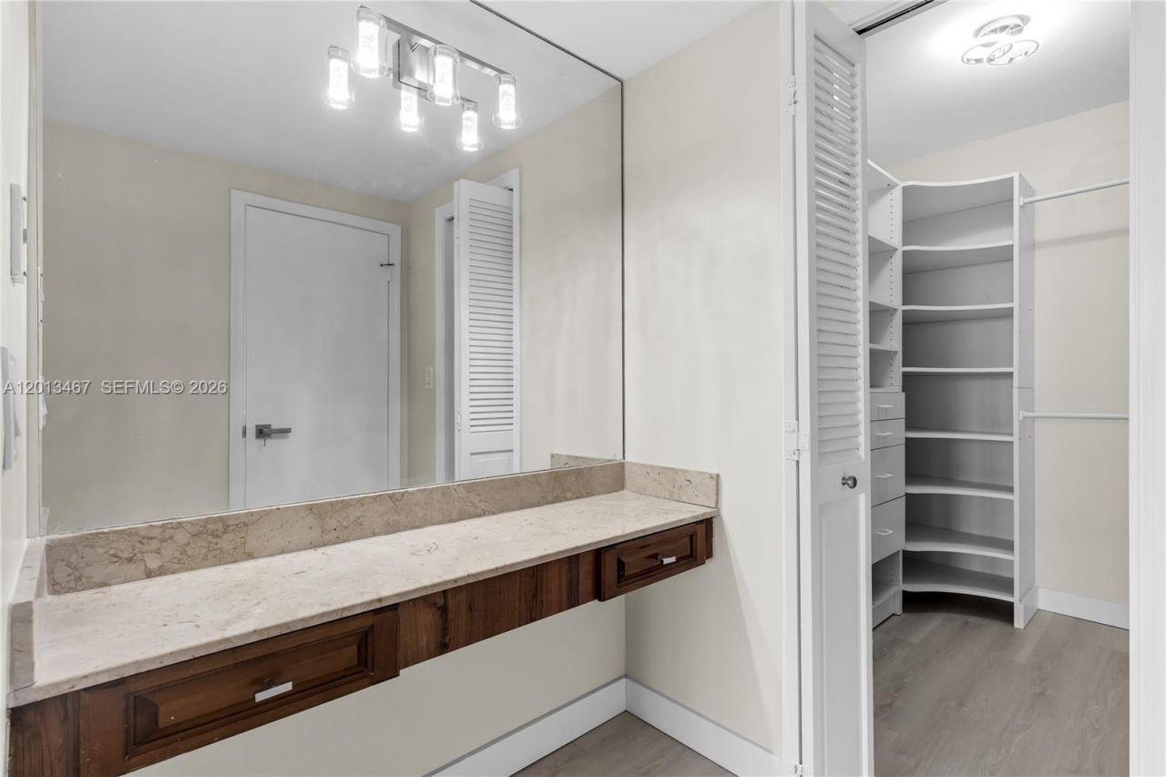 1800 NE 114th St , Unit 601, Miami, FL 33181 Photo
