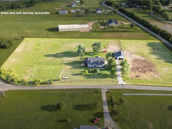 3749 Sherwood Court, Farmington, MO 63640