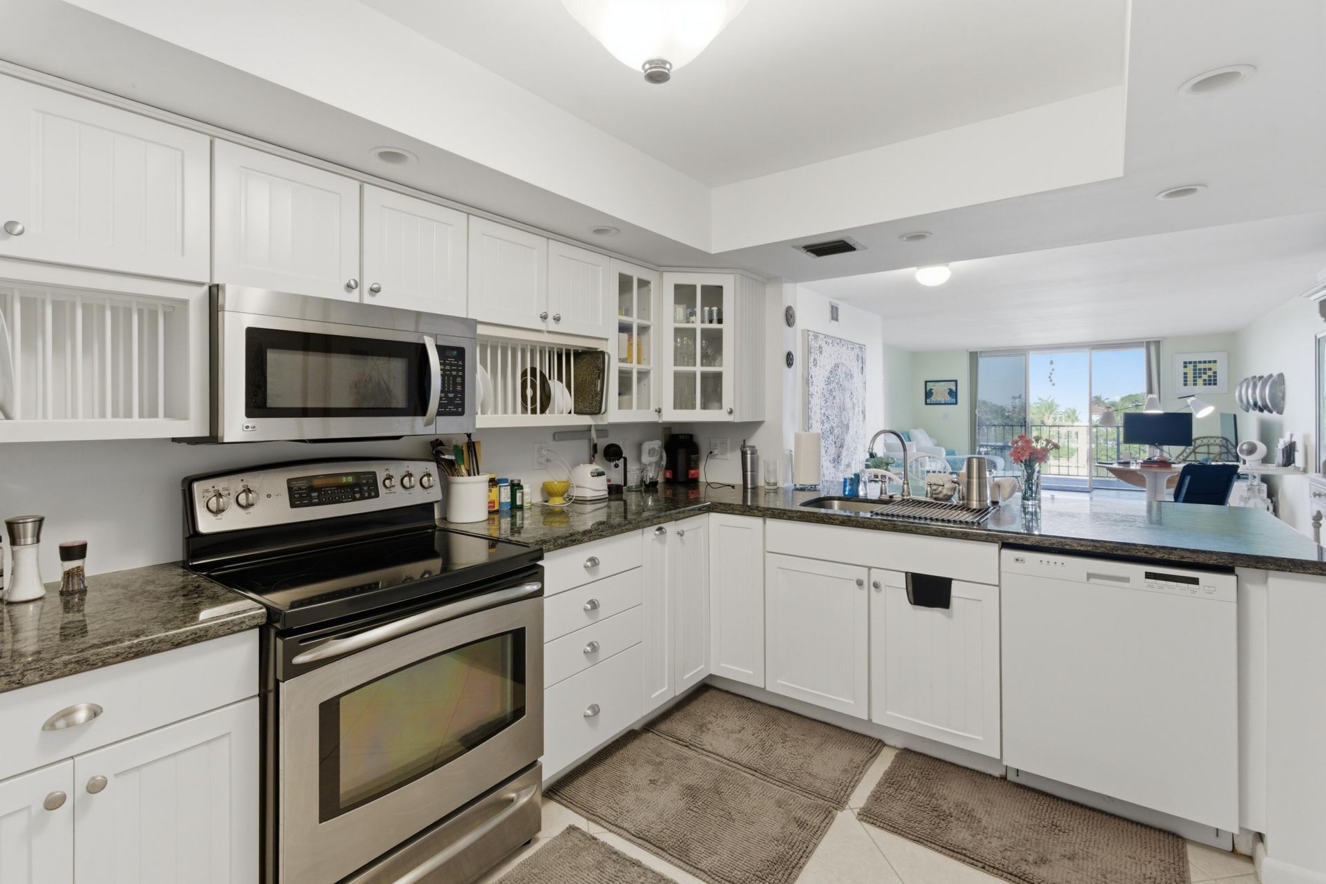 3581 S Ocean Boulevard, Unit Apt 4e, South Palm Beach, FL 33480 Photo