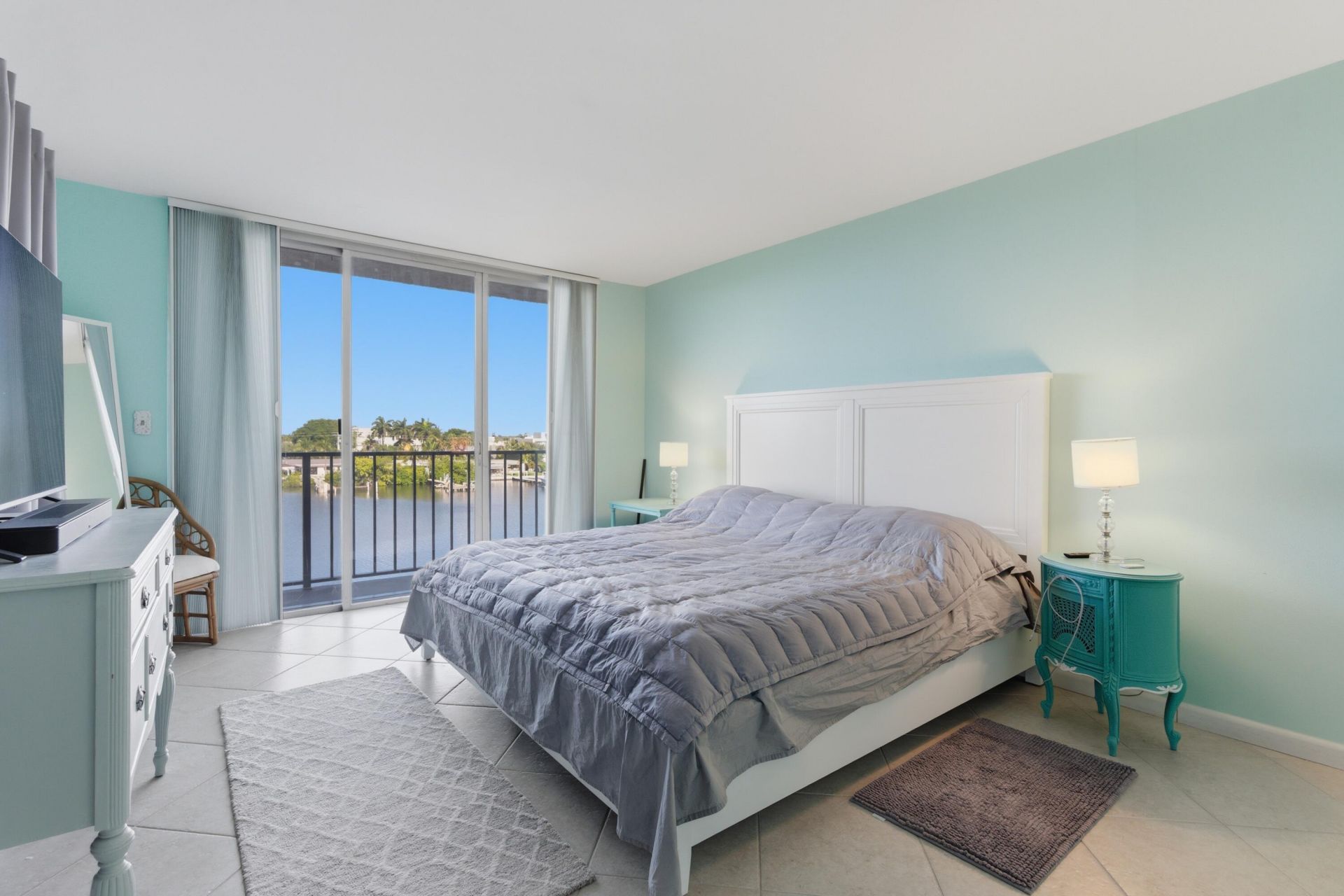3581 S Ocean Boulevard, Unit Apt 4e, South Palm Beach, FL 33480 Photo
