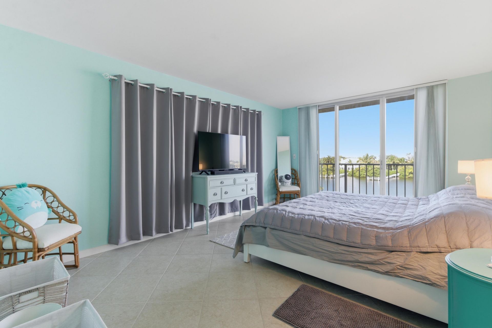 3581 S Ocean Boulevard, Unit Apt 4e, South Palm Beach, FL 33480 Photo