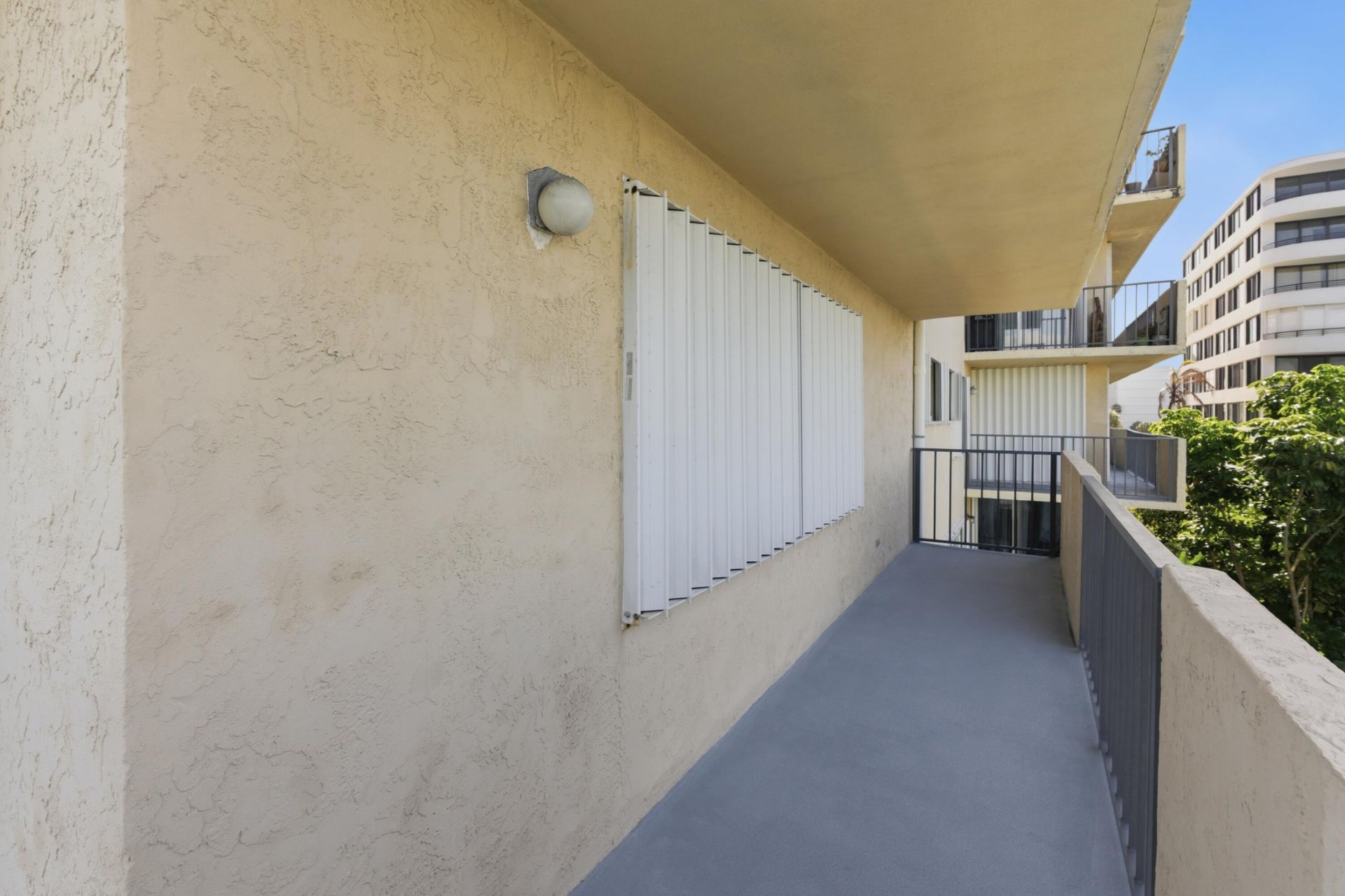 3581 S Ocean Boulevard, Unit Apt 4e, South Palm Beach, FL 33480 Photo