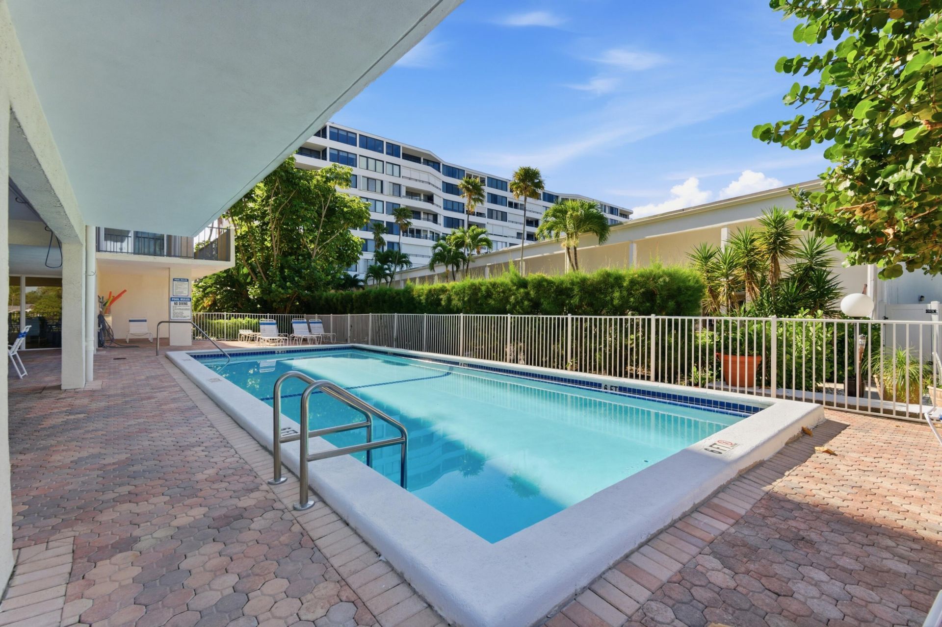 3581 S Ocean Boulevard, Unit Apt 4e, South Palm Beach, FL 33480 Photo