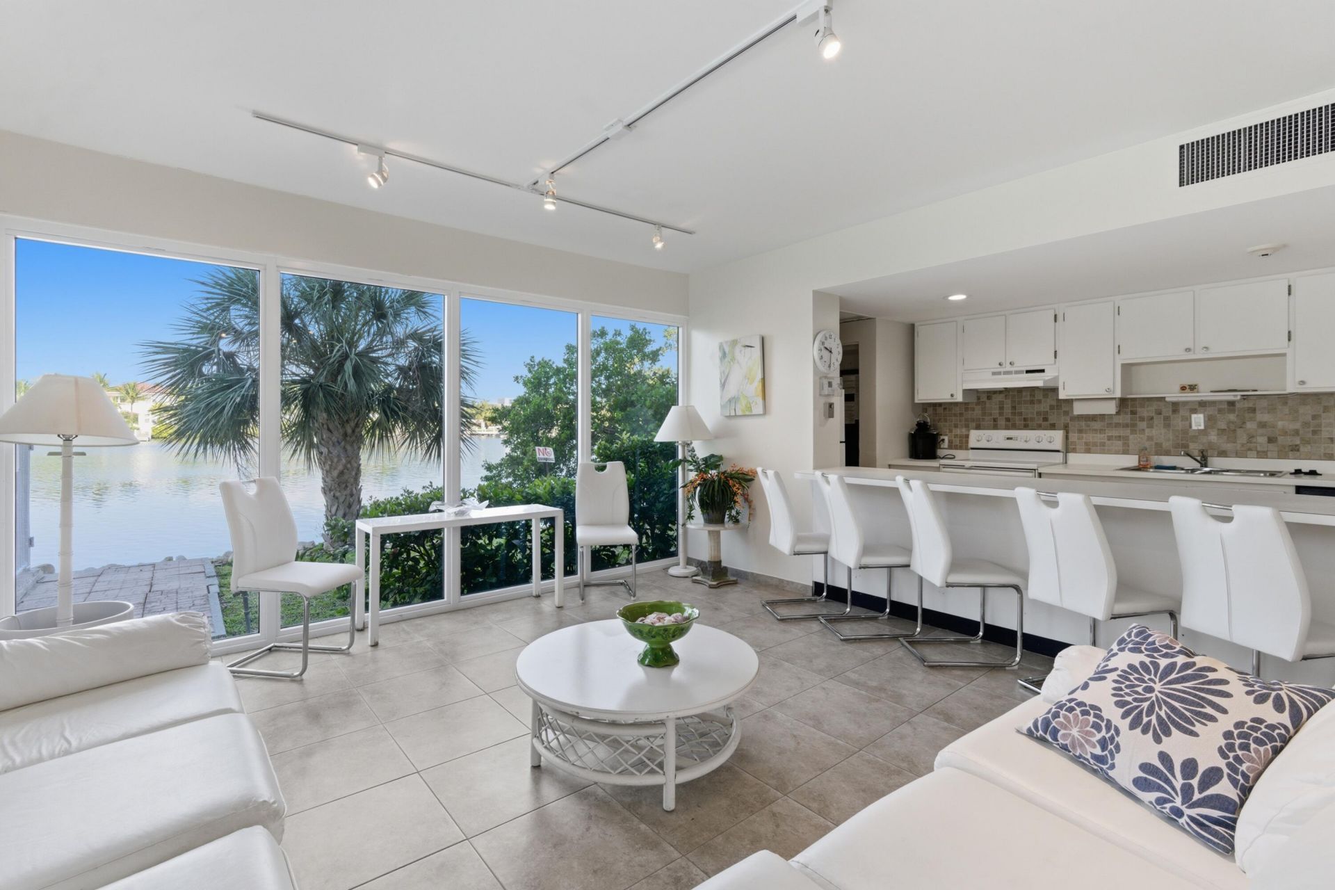 3581 S Ocean Boulevard, Unit Apt 4e, South Palm Beach, FL 33480 Photo