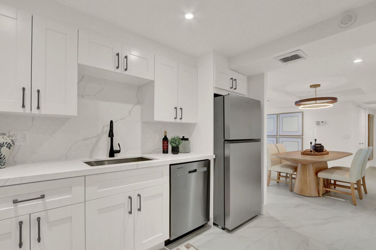 5200 N Flagler Drive N, Unit 905, West Palm Beach, FL 33407 Photo