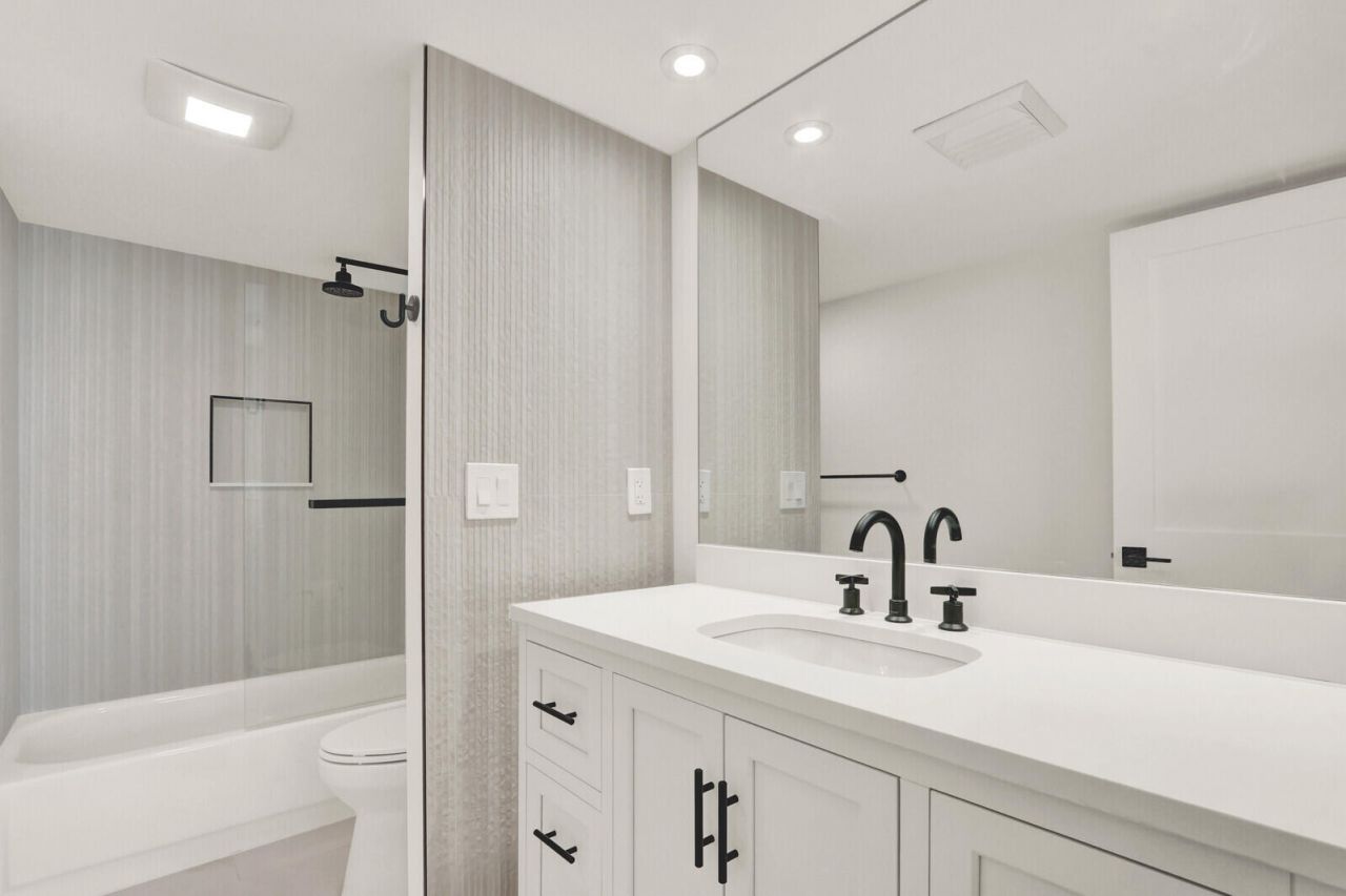 5200 N Flagler Drive N, Unit 905, West Palm Beach, FL 33407 Photo