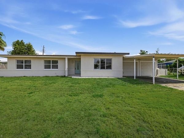 807 Leeland Heights BLVD E, LEHIGH ACRES, FL 33936