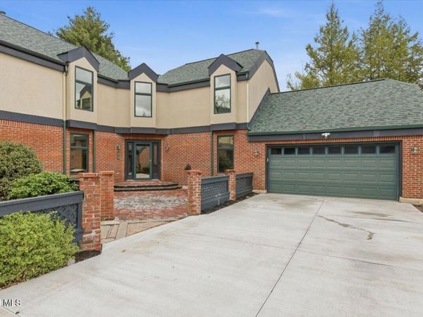 214 Colonial Avenue, Albany, NY 12208