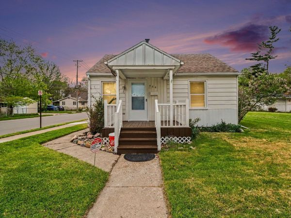 466 W Maxlow Avenue, Hazel Park, MI 48030