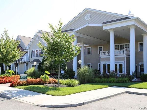 2200 Dolphin Lane , Unit 1805, Holbrook, NY 11741