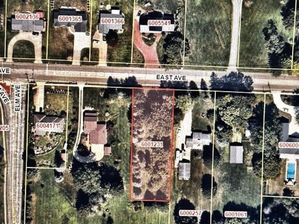 East Avenue , Tallmadge, OH 44278