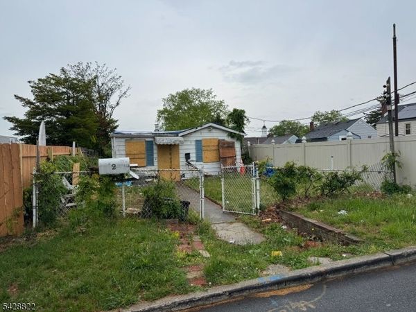 2 Donald St, Clifton, NJ 07011