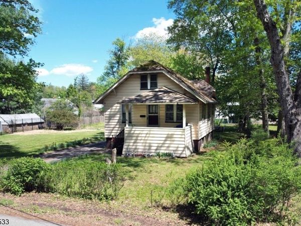 86 Greenwood Ave, Pequannock, NJ 07440