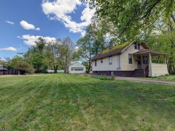 86 Greenwood Ave, Pequannock, NJ 07440